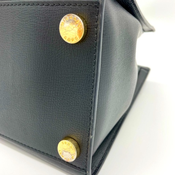 🥳SOLD🥳🔥👜 Michael Kors Black & Gold Purse 👜🔥 - Picture 10 of 15